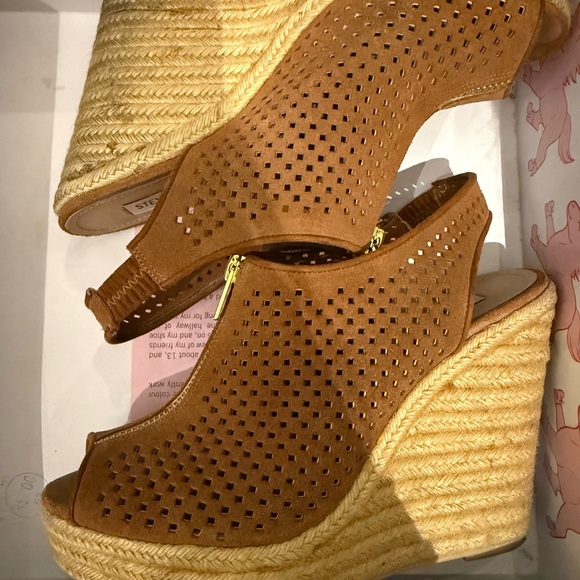 Steve Madden Wedge Sandals - Picture 2 of 5